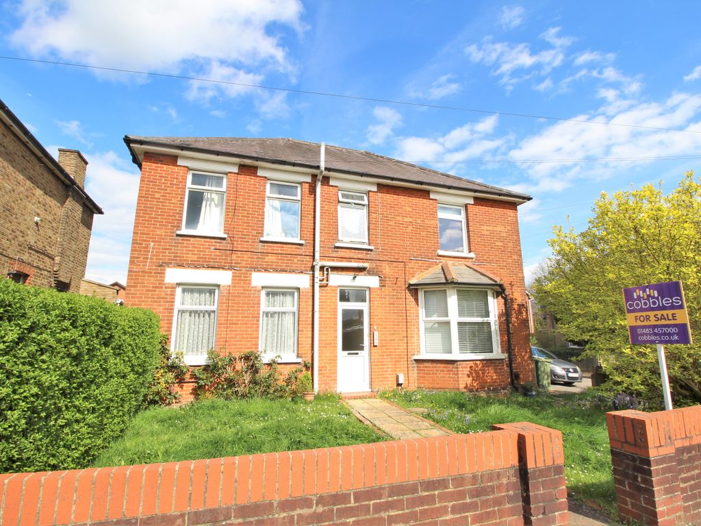 1 bed flat for sale in Manor Road, Guildford, Surrey GU2, £190,000