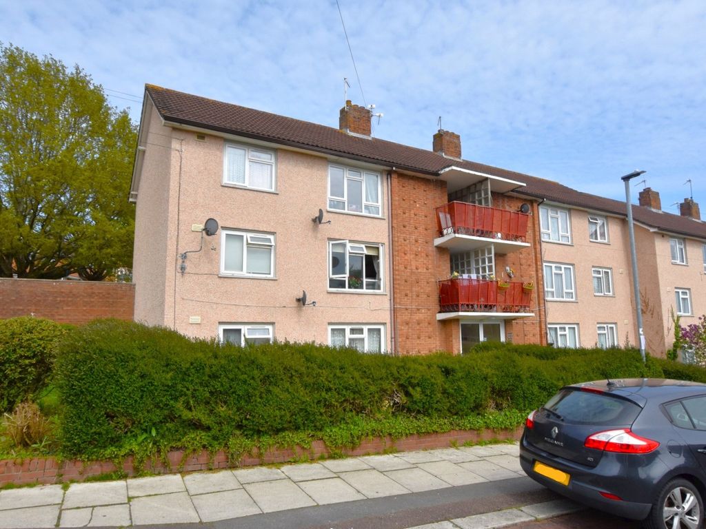 2 bed flat for sale in King Arthurs Road, Beacon Heath, Exeter, Devon EX4, £150,000