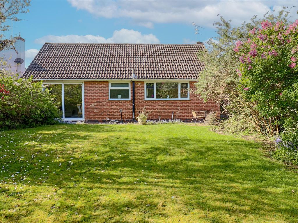 2 bed detached bungalow for sale in Clint Hill Drive, Stoney Stanton, Leicester LE9, £335,000