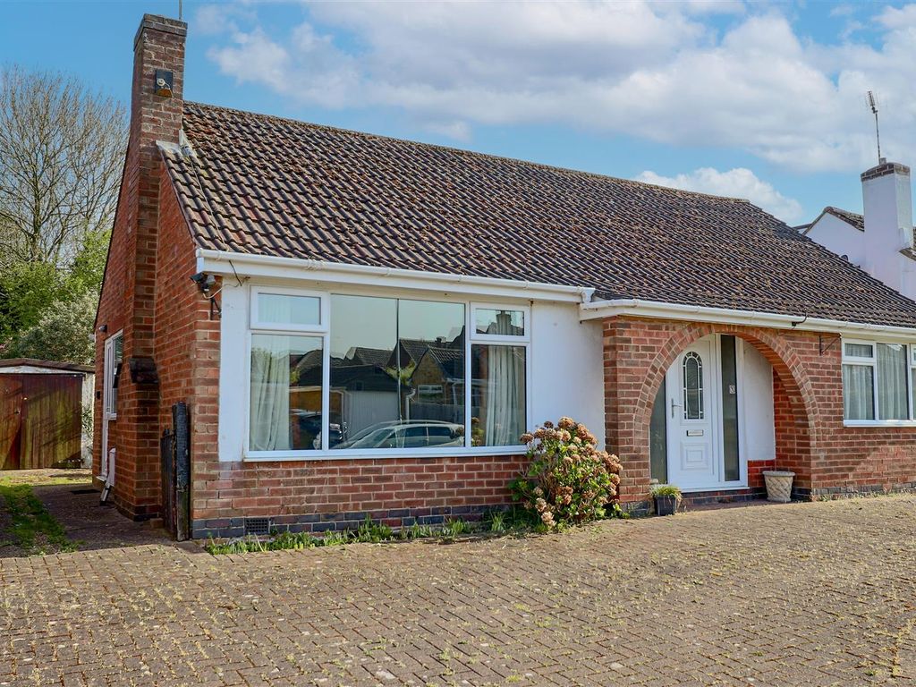 2 bed detached bungalow for sale in Clint Hill Drive, Stoney Stanton, Leicester LE9, £335,000