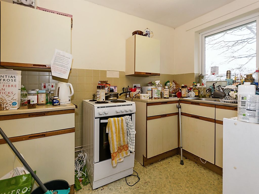 1 bed flat for sale in Waterward Close, Harborne, Birmingham B17, £70,000