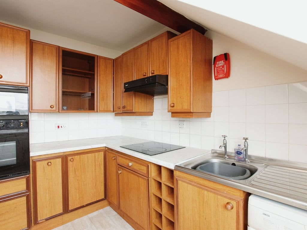 1 bed flat for sale in Beacon Terrace, Torquay TQ1, £149,950