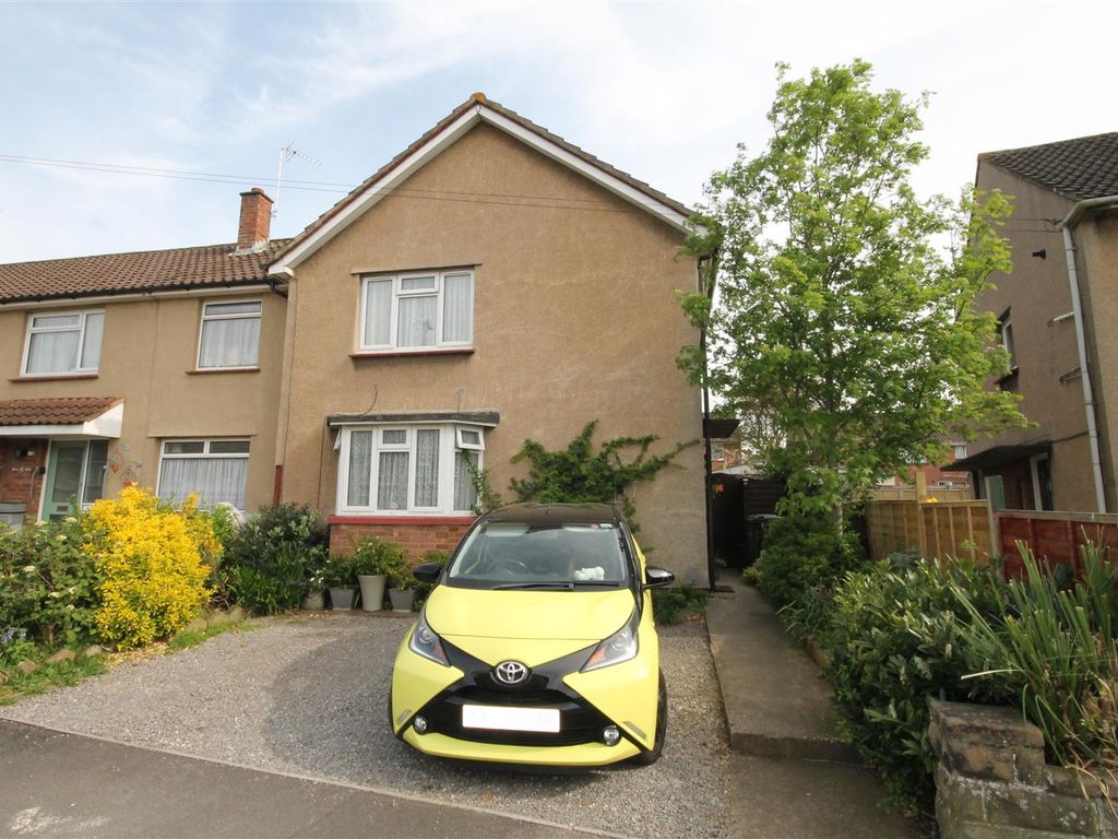 3 bed end terrace house for sale in Mendip Crescent, Emersons Green, Bristol BS16, £315,000