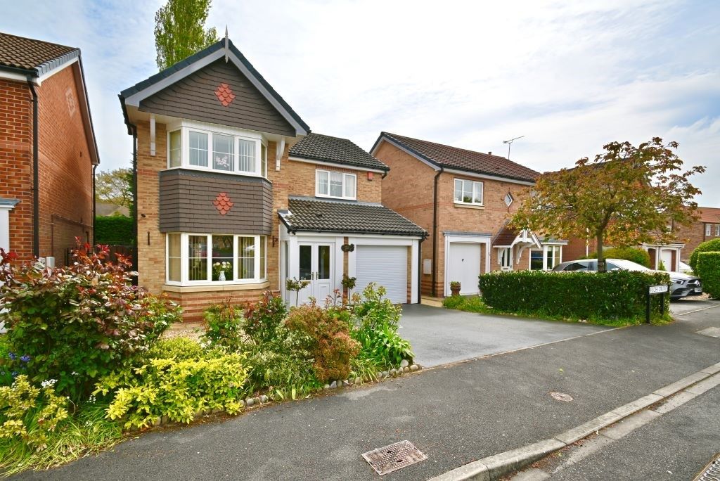 4 bed detached house for sale in Beech Drive, Branton, Doncaster DN3, £310,000
