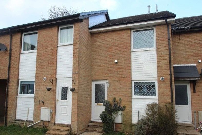 2 bed terraced house for sale in Alvington Manor View, Newport, Isle Of Wight PO30, £165,000