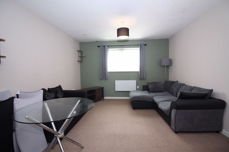 1 bed flat for sale in Kingswinford, Larch House, High Street DY6, £72,000