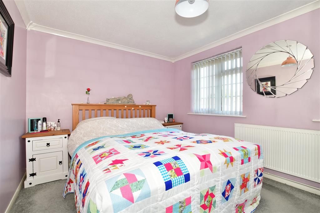 1 bed flat for sale in Abbotsbury Court, Horsham, West Sussex RH13, £200,000