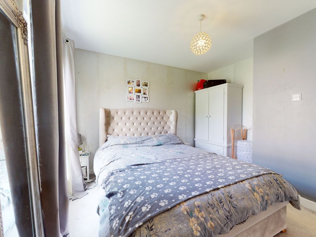 2 bed terraced house for sale in Baileys Field, Ashford TN23, £230,000