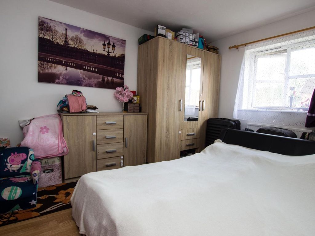 3 bed semi-detached house for sale in Juniper Close, Bolton BL1, £145,000