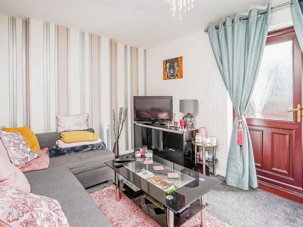 1 bed flat for sale in Dawley Crescent, Birmingham B37, £130,000