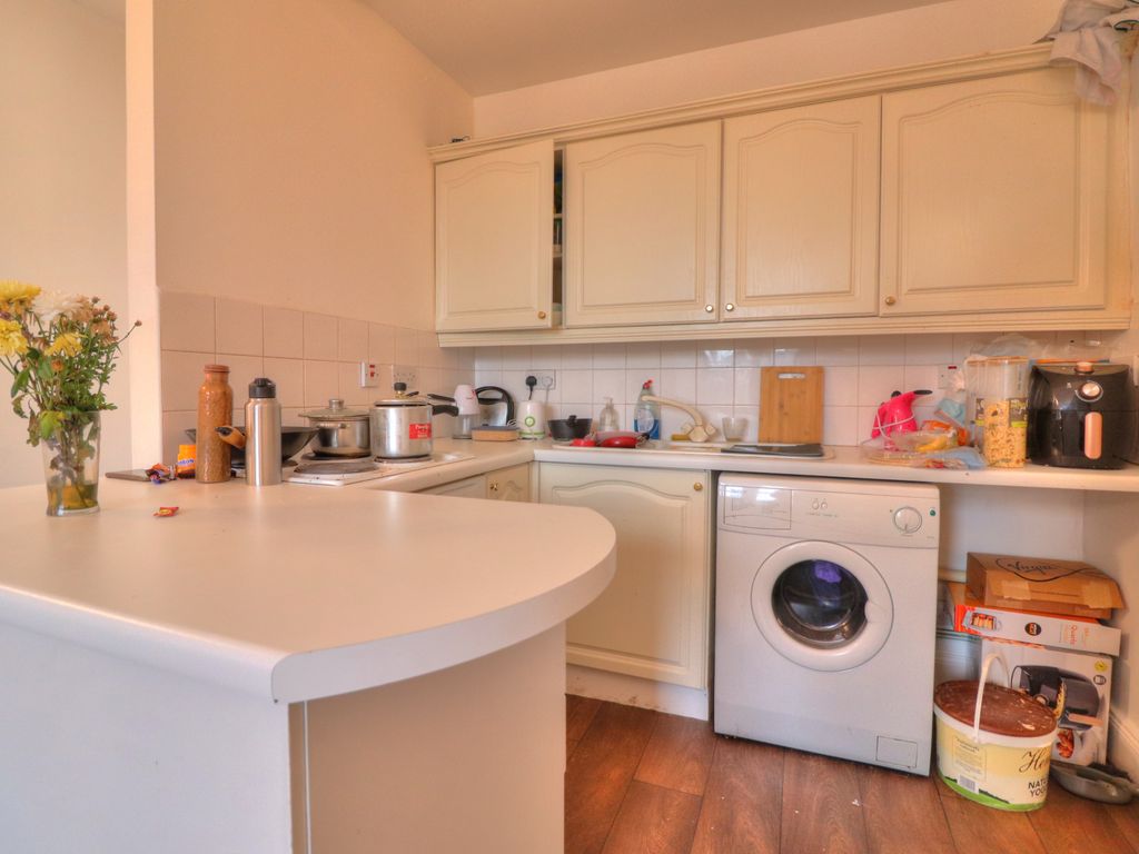 1 bed flat for sale in Kilbowie Road, Clydebank G81, £55,000