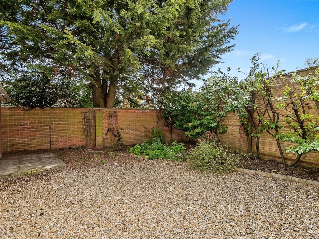 1 bed bungalow for sale in Oaklands, Peterborough, Cambridgeshire PE1, £100,000