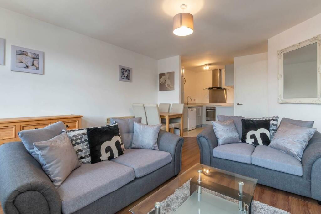 2 bed flat for sale in Grey Street, Ashton-Under-Lyne OL6, £133,000