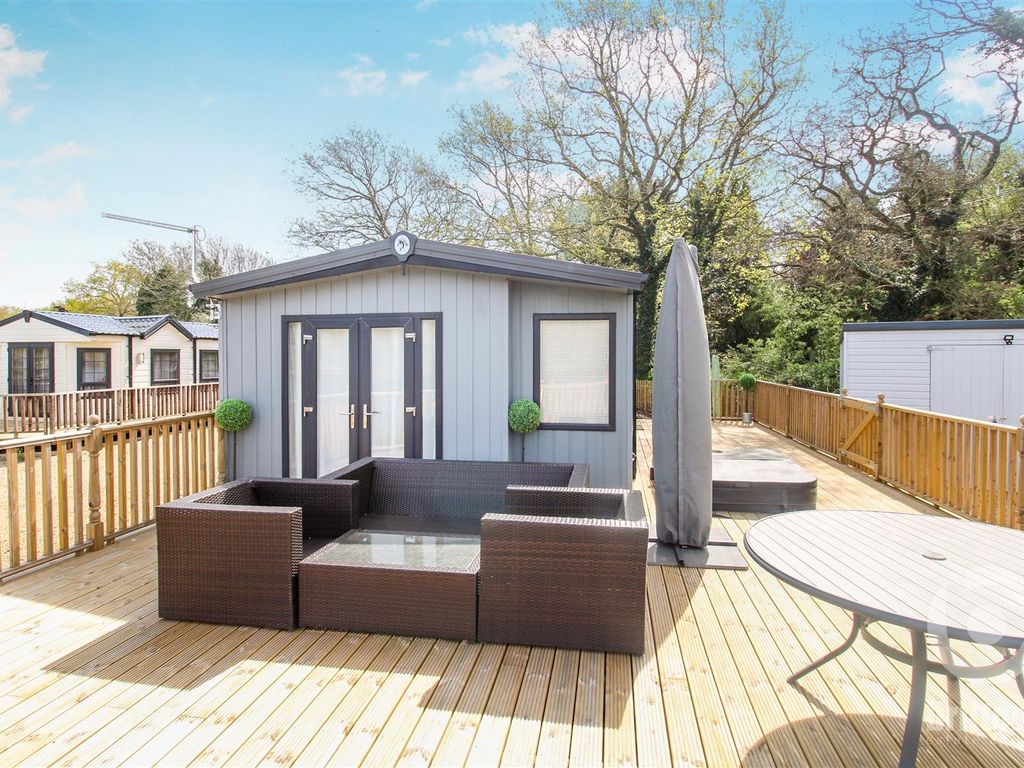 3 bed mobile/park home for sale in Common Road, Pentney, King