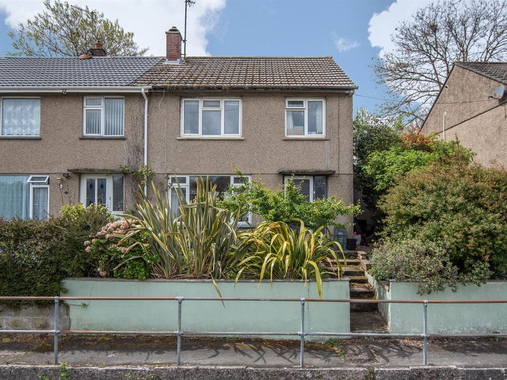 3 bed end terrace house for sale in Permarin Road, Penryn TR10, £255,000