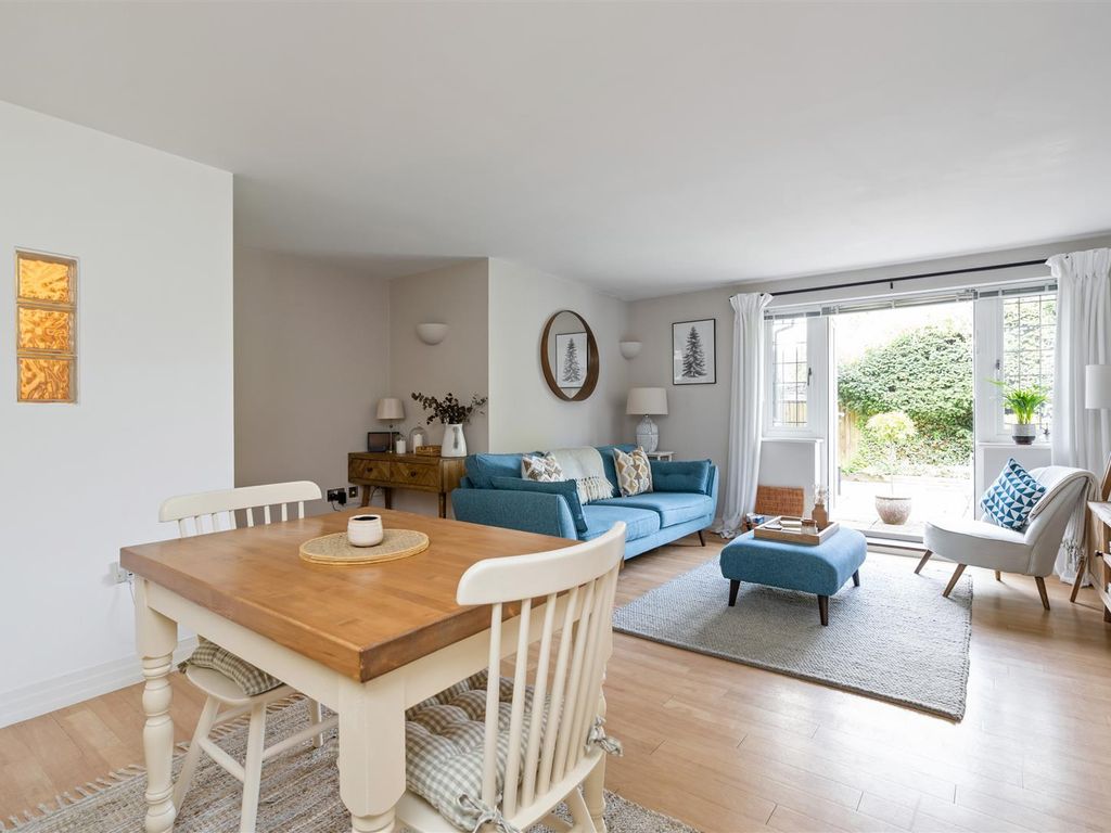 1 bed flat for sale in Pool Meadow Close, Solihull B91, £210,000