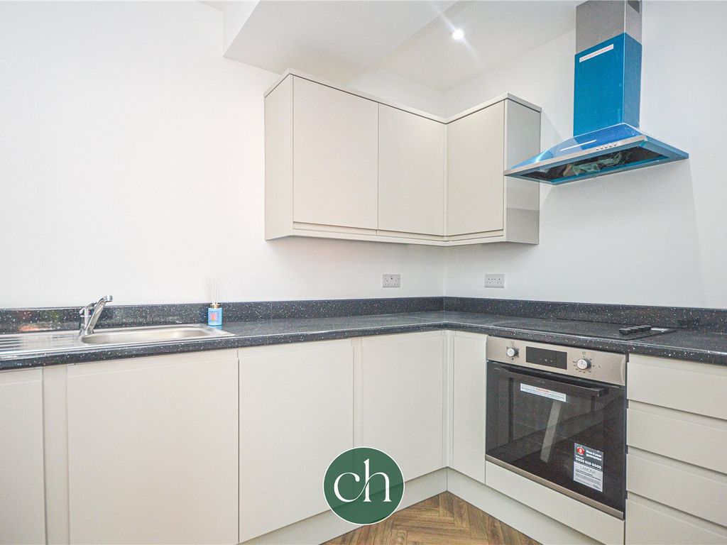 1 bed flat for sale in The Old Bank, Commercial Road, Town Centre, Swindon SN1, £100,000