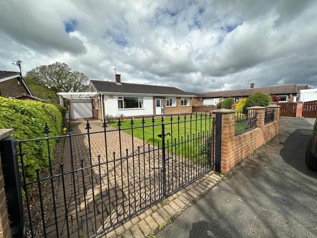 3 bed bungalow for sale in Valley View, Burnopfield, Newcastle Upon Tyne NE16, £330,000