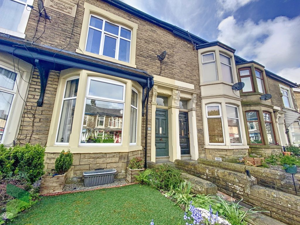5 bed terraced house for sale in Blackburn Road, Darwen BB3, £160,000