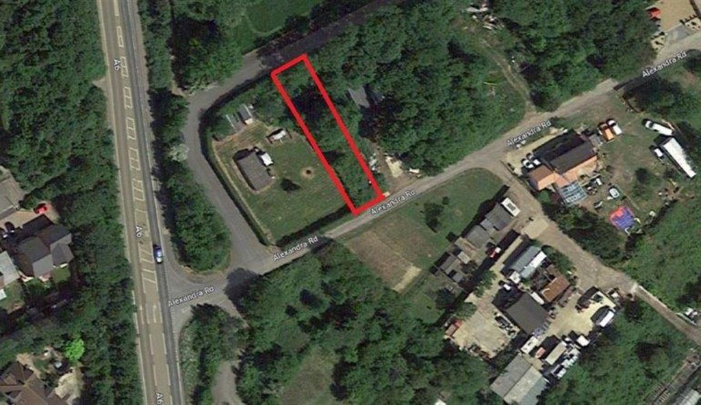 Land for sale in Alexandra Road, Rushden NN10, £50,000