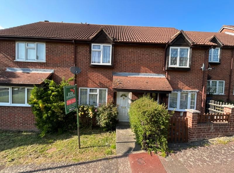 2 bed terraced house for sale in Knights Manor Way, Dartford DA1, £300,000