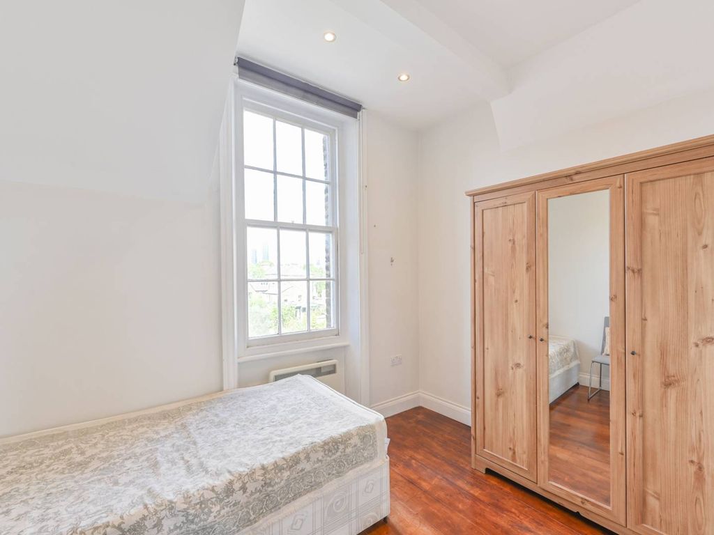 1 bed flat for sale in Churchfield Road, Poet's Corner, London W3, £270,000