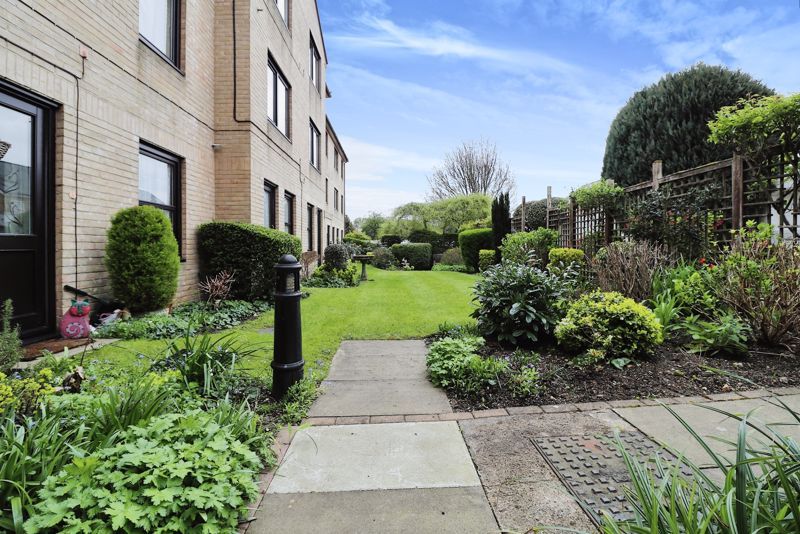1 bed flat for sale in Albion Court (Chelmsford), Chelmsford CM2, £120,000