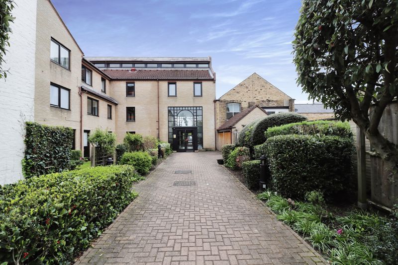 1 bed flat for sale in Albion Court (Chelmsford), Chelmsford CM2, £120,000