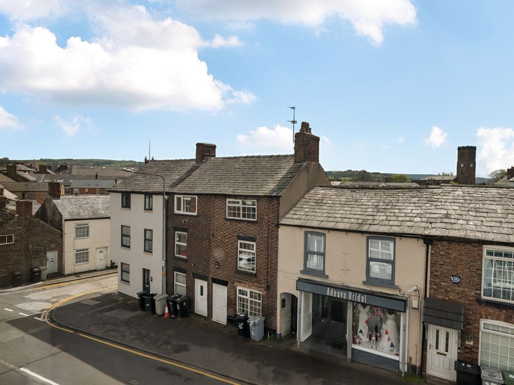2 bed flat for sale in Chester Road, Macclesfield SK11, £149,950
