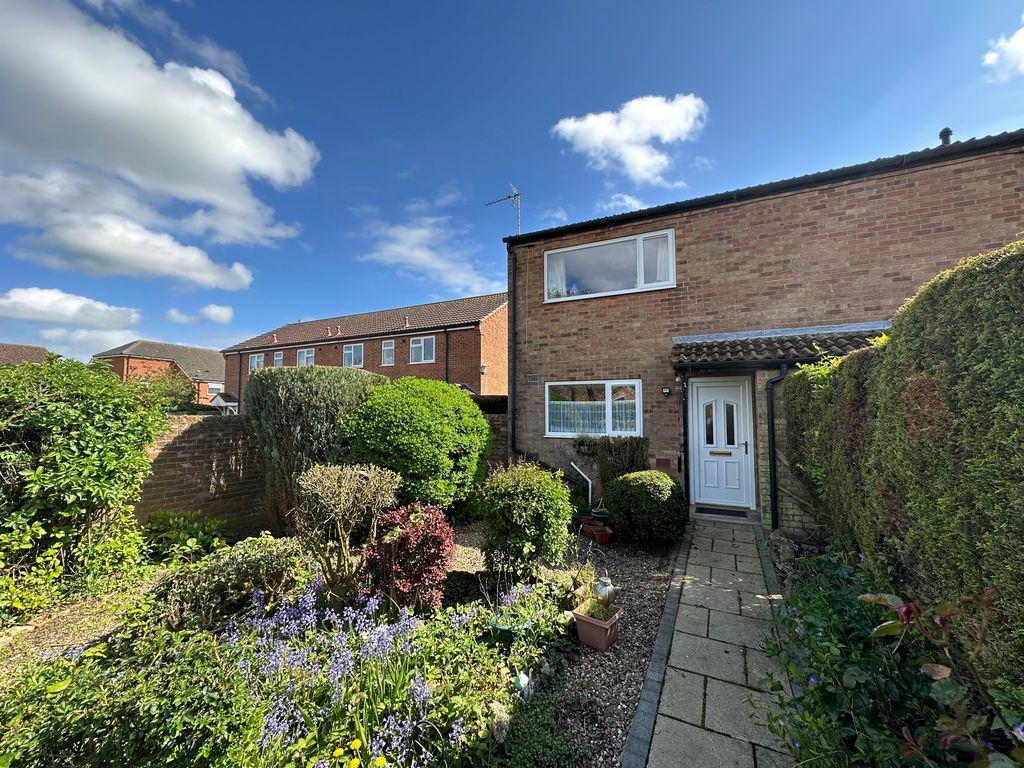 2 bed end terrace house for sale in Monce Close, Welton, Lincoln LN2, £170,000