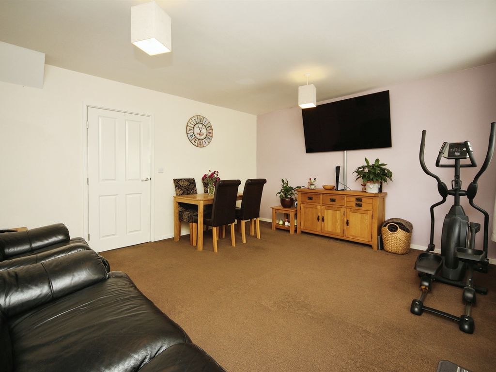 3 bed terraced house for sale in Woodgate Close, Redditch B98, £118,000