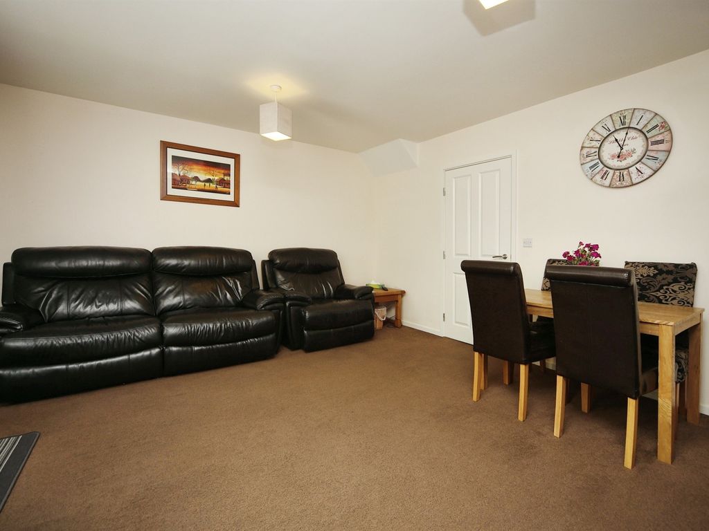 3 bed terraced house for sale in Woodgate Close, Redditch B98, £118,000
