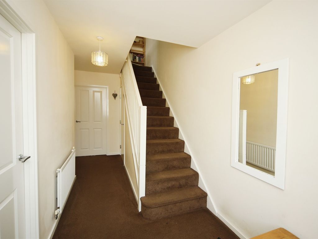 3 bed terraced house for sale in Woodgate Close, Redditch B98, £118,000