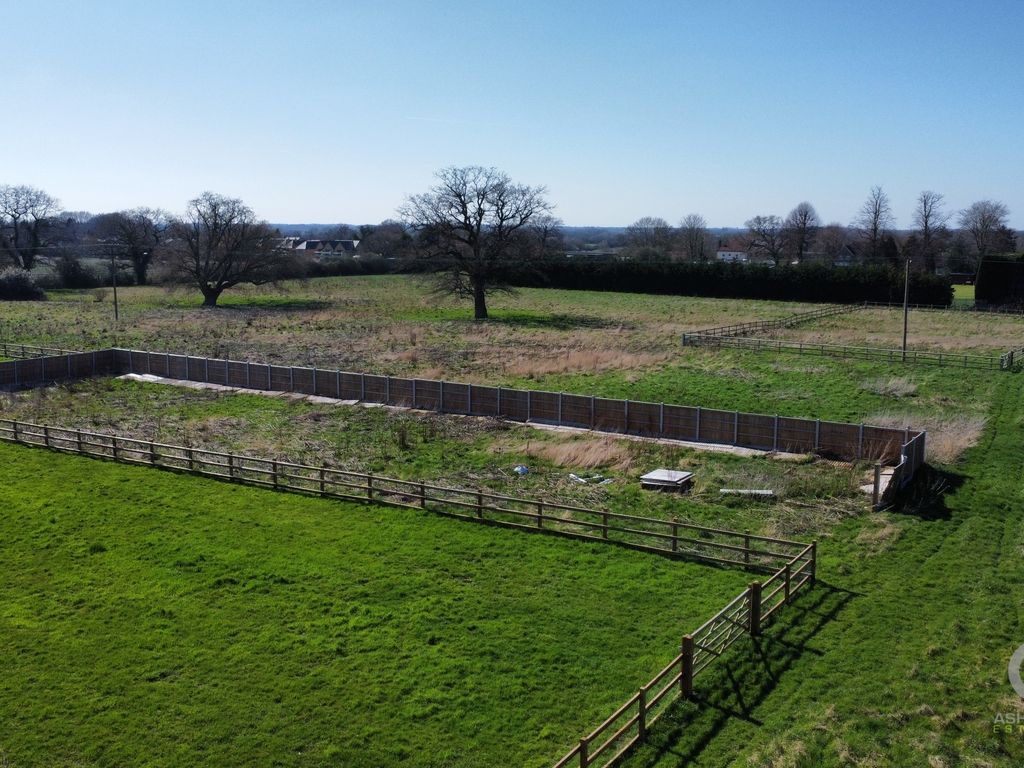 Land for sale in Land Of Sunnyfields Road, Braintree CM7, £15,000