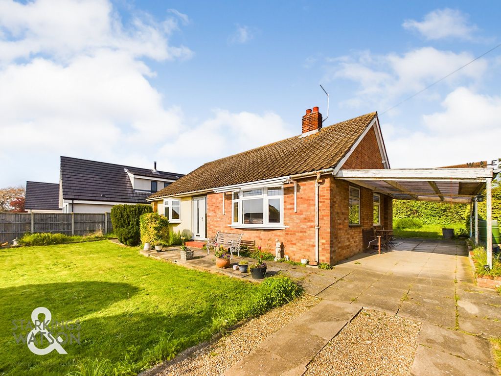 3 bed detached bungalow for sale in Station Road, Reedham, Norwich NR13, £300,000
