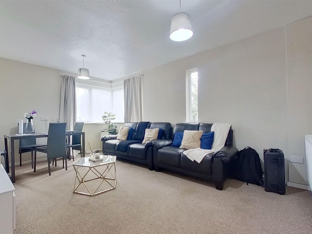 1 bed flat for sale in Downs Barn Boulevard, Downs Barn, Milton Keynes MK14, £145,000