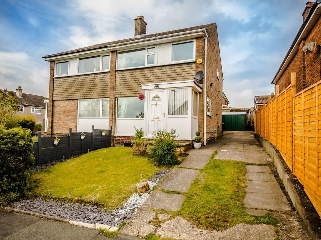 3 bed semi-detached house for sale in Prospect Court, Halifax HX2, £180,000