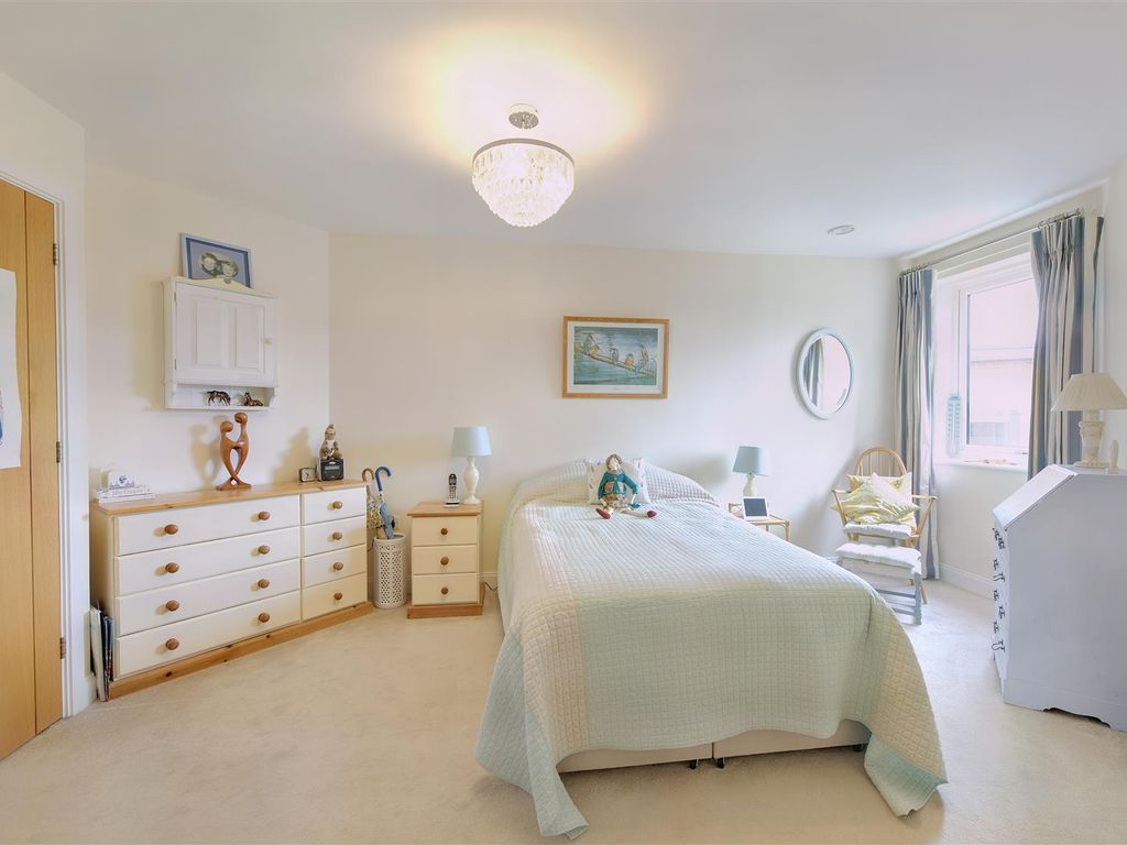 1 bed flat for sale in Barleythorpe, Oakham, Rutland LE15, £175,000
