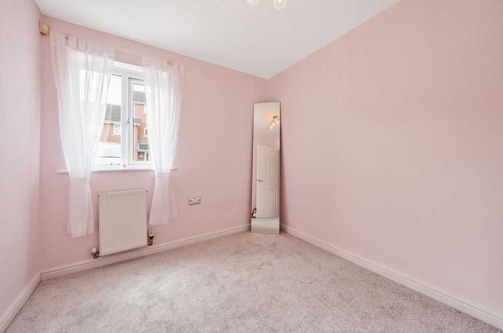 2 bed flat for sale in Harbourne Close, Kenilworth, Warwickshire CV8, £169,995