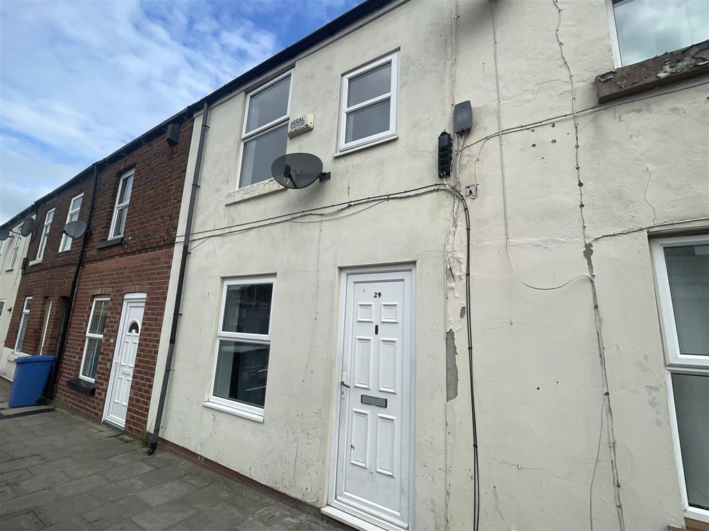 2 bed terraced house for sale in Prospect Road, Scarborough YO12, £120,000