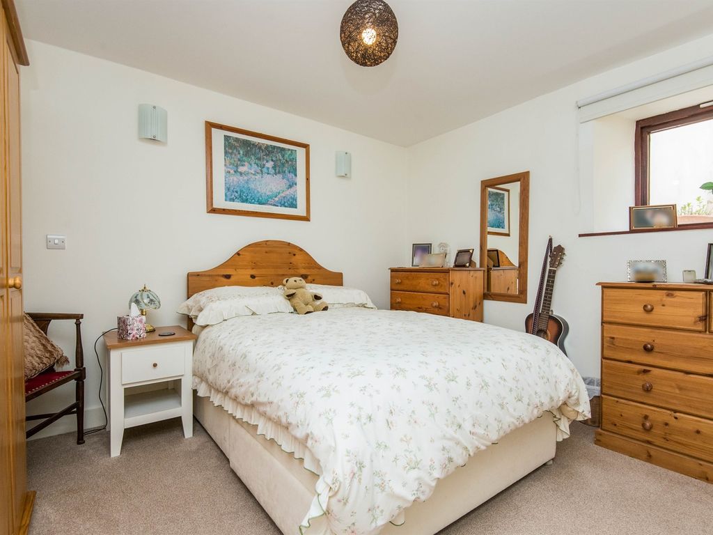 2 bed flat for sale in Clappentail Lane, Lyme Regis DT7, £235,000