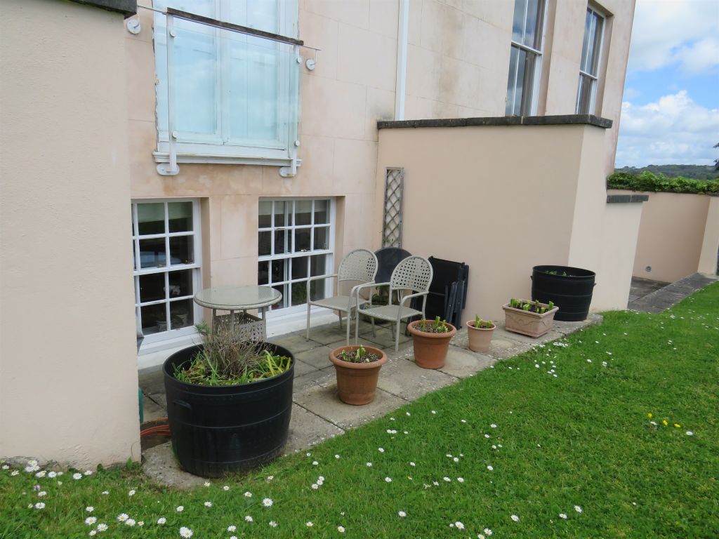 2 bed flat for sale in Clappentail Lane, Lyme Regis DT7, £235,000