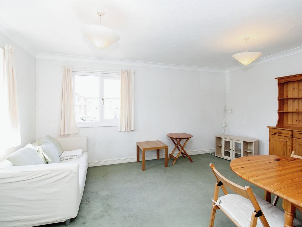 2 bed property for sale in Llansannor Drive, Cardiff CF10, £180,000
