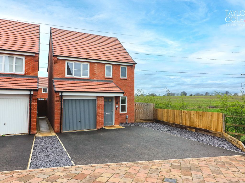 3 bed detached house for sale in Shearer Close, Tamworth B79, £315,000