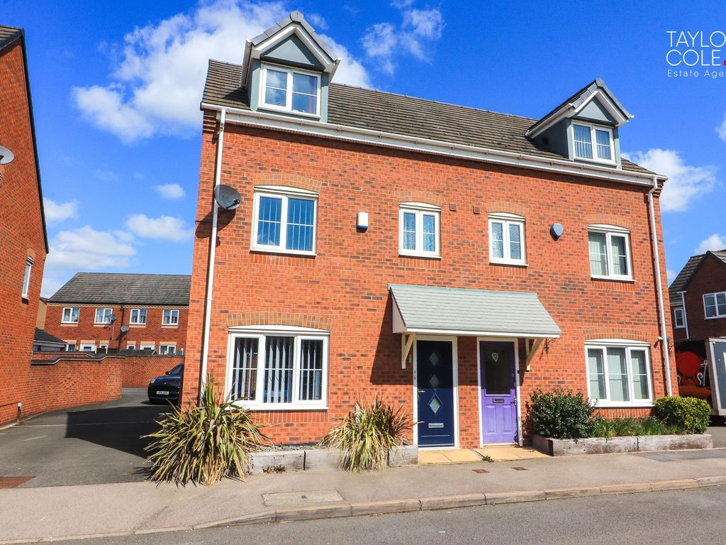 4 bed town house for sale in Valley Drive, Wilnecote, Tamworth B77, £284,000