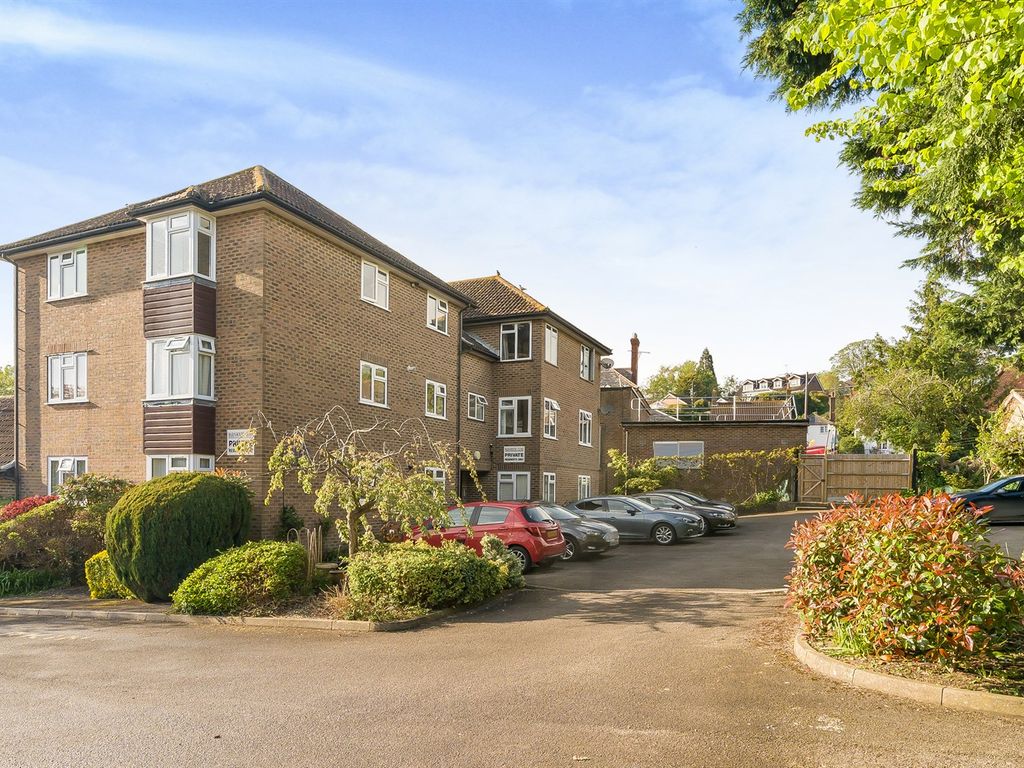 1 bed flat for sale in Barnhouse Close, Pulborough, West Sussex RH20, £165,000