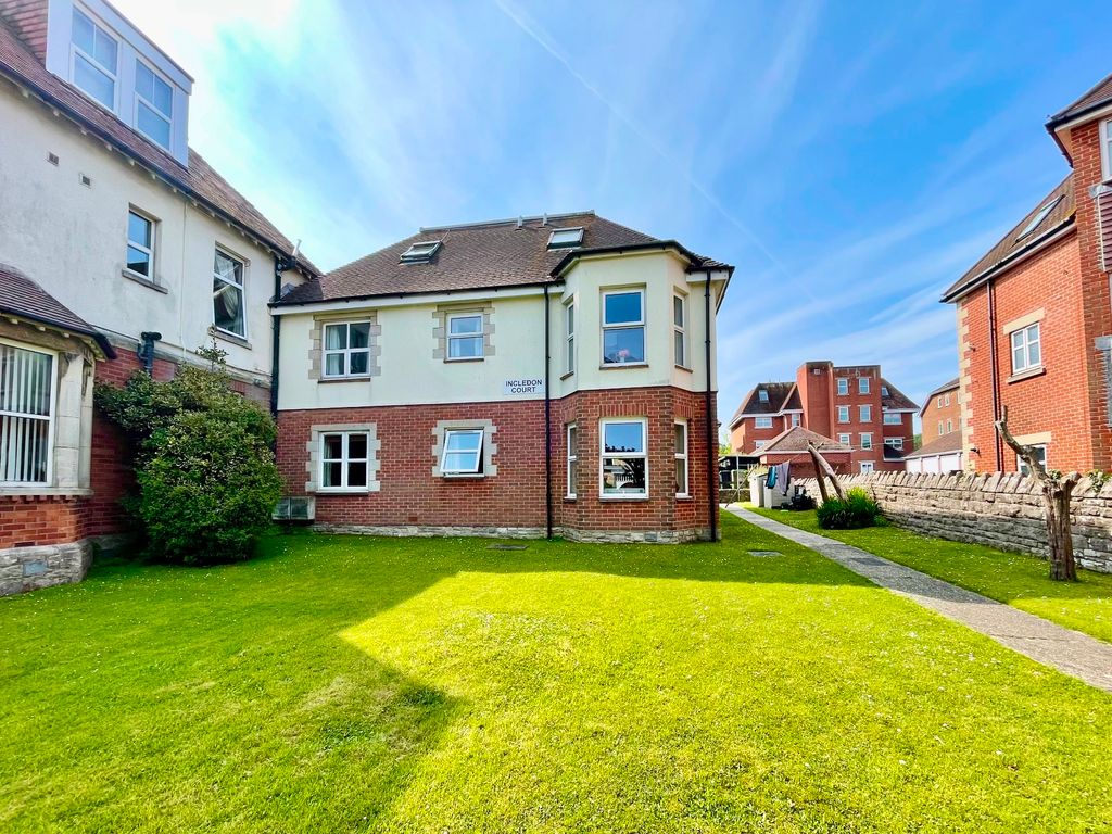 1 bed flat for sale in Cranborne Road, Swanage BH19, £175,000