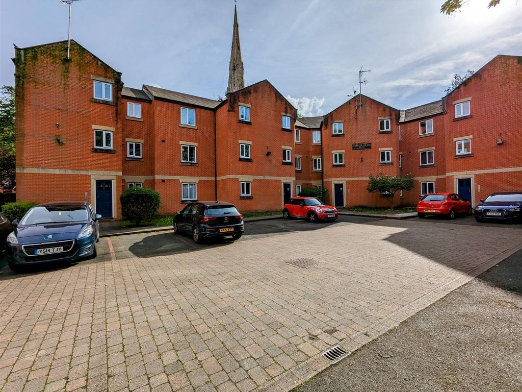 2 bed flat for sale in Trinity Court, Cleminson Street, Salford M3, £185,000