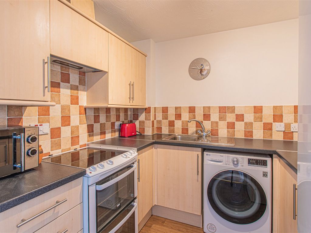 1 bed flat for sale in Five Trees Close, Tetbury GL8, £175,000