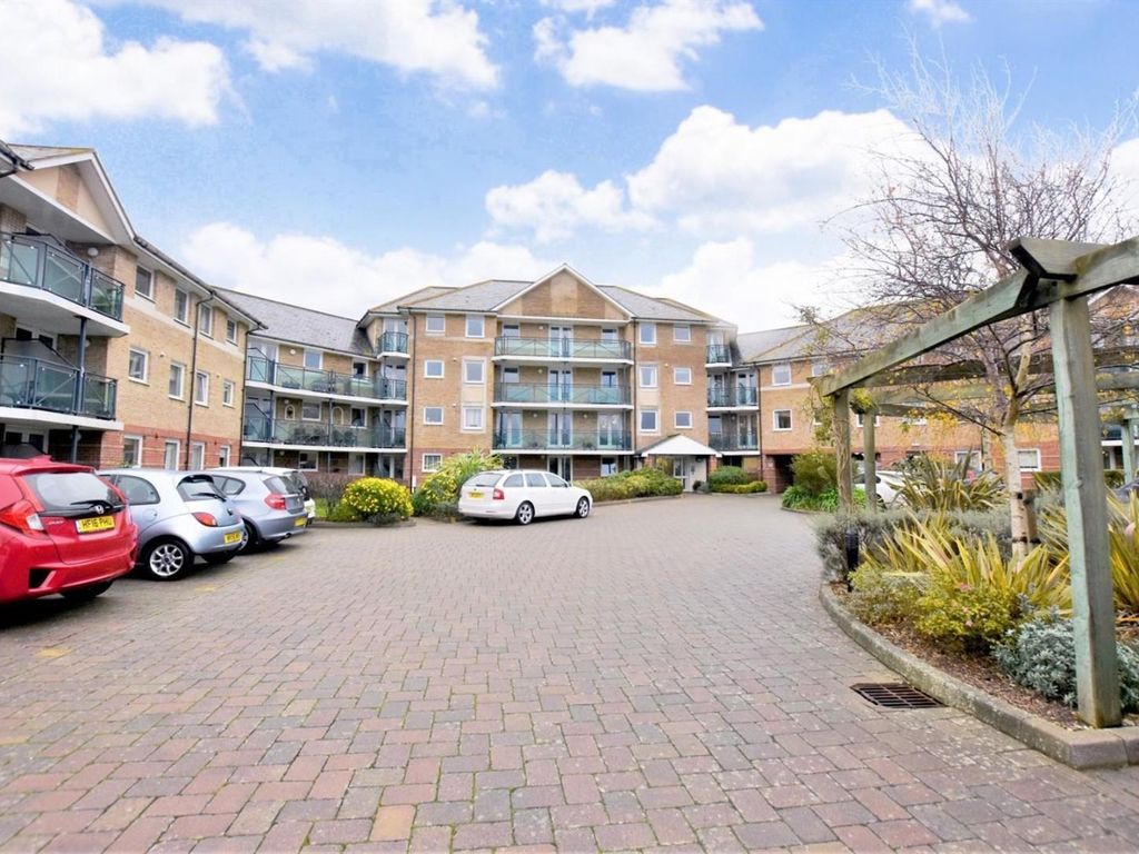 1 bed flat for sale in Commercial Road, Weymouth DT4, £190,000